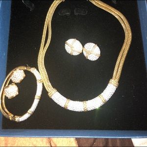 Necklace bracelet earrings